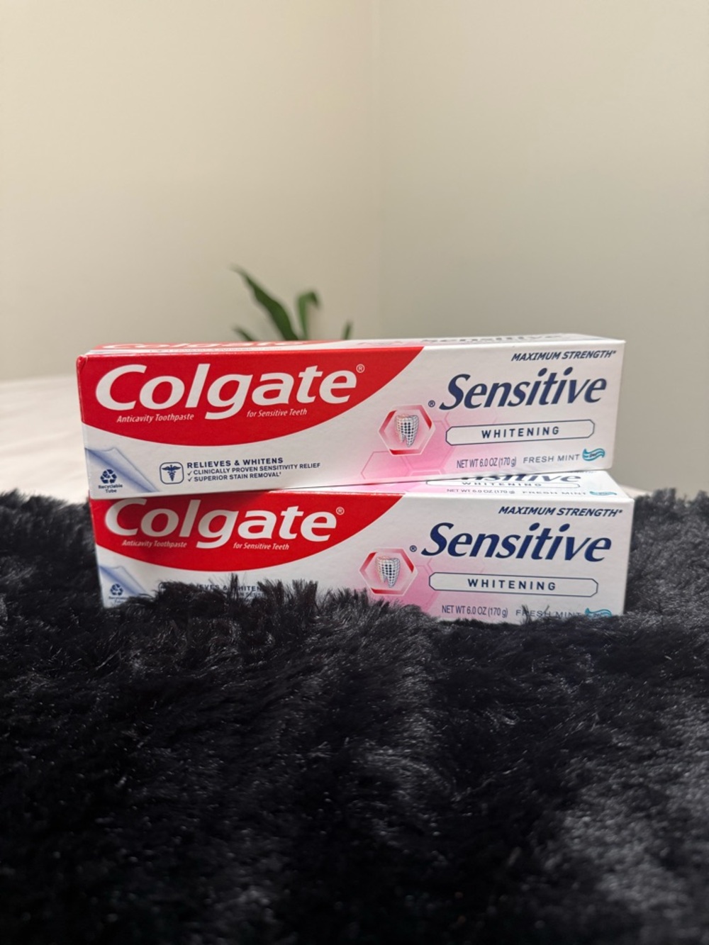 Colgate Sensitive Whitening Toothpaste - Red, White